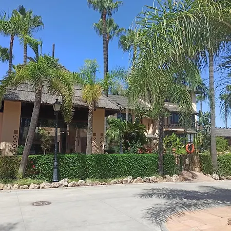 בית נופש Modern Golf Puerto Banus *